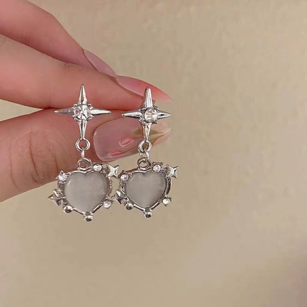 Korean fashion cat's eye stone love earrings with a light luxury and niche design, high-end star shaped earrings, fashionable earrings