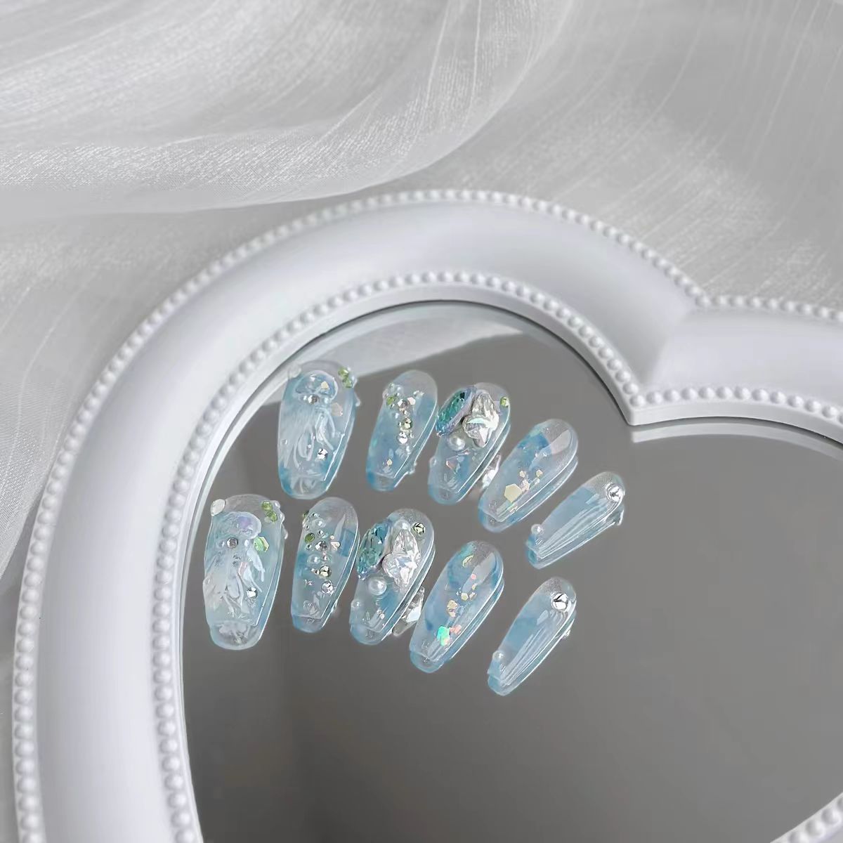 Dream Jellyfish | Pure Handmade Wearing Armor Blue Long Style Halo Dyed Sparkling Pearl Pigeon Egg Display White Hand Painted Explosive Sparkling