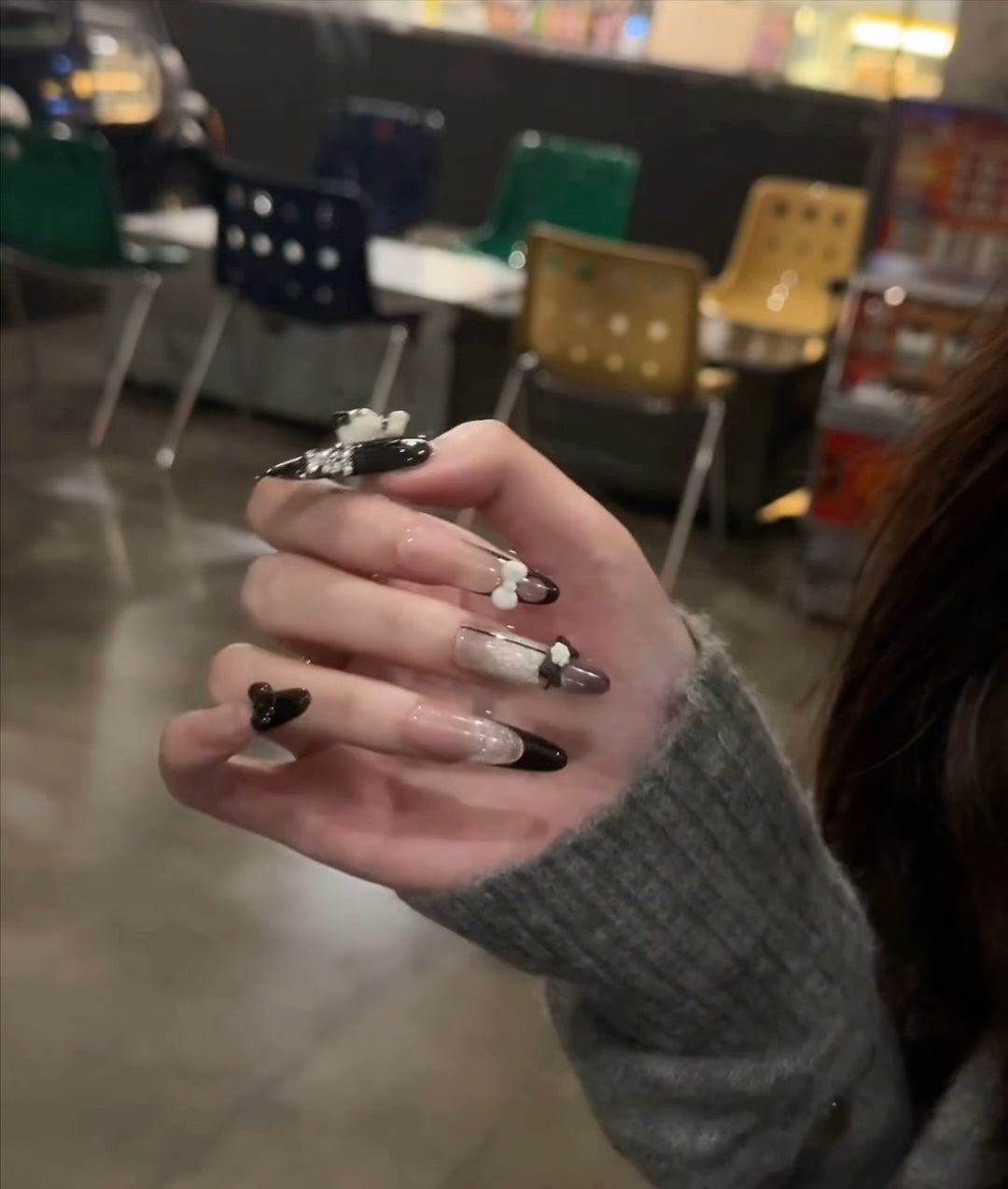 Chic Monochrome Elegance Nail Set