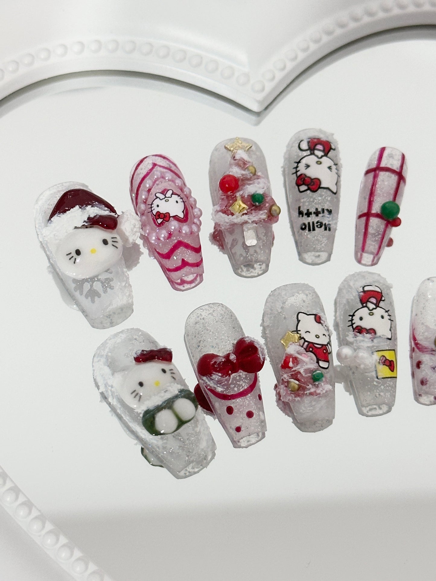 Festive Hello Kitty Christmas Nail Set(Size M)