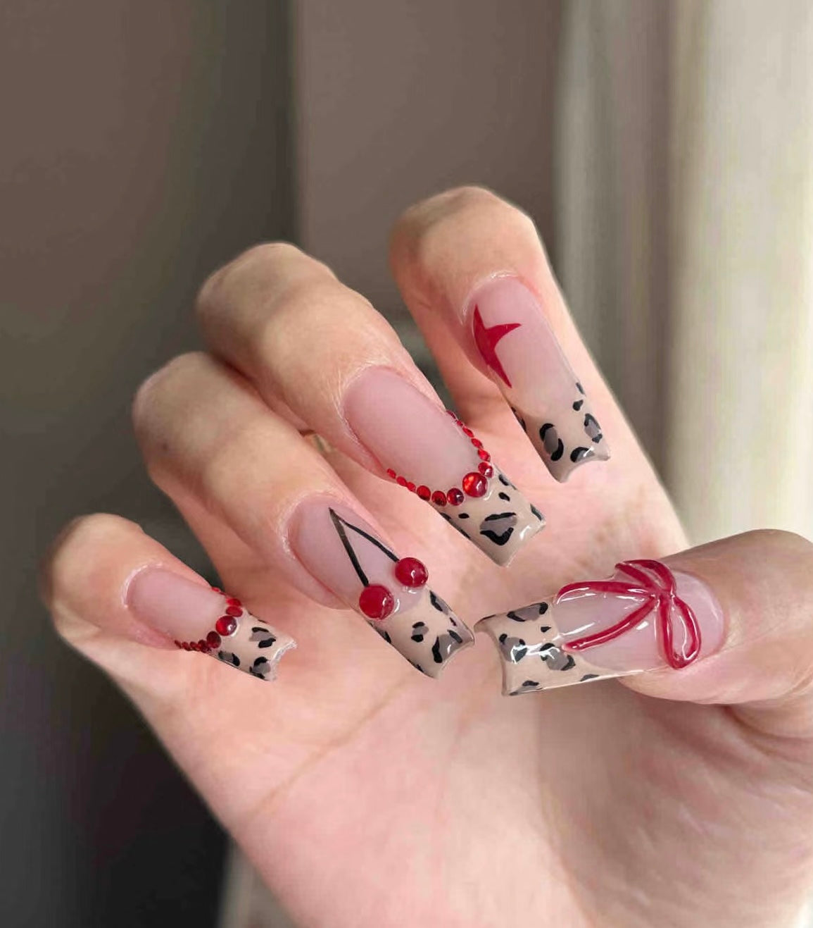 Leopard print bow nails