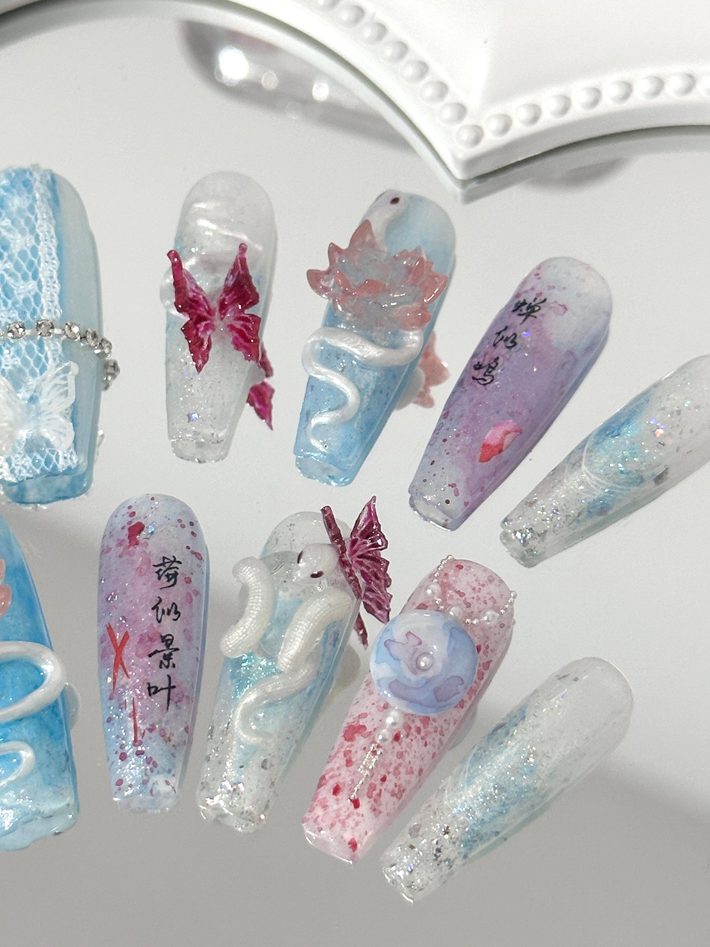 Dreamy Butterfly & Lotus Nail Art – Ethereal Elegance(size M)