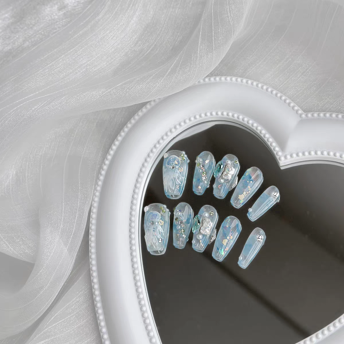 Dream Jellyfish | Pure Handmade Wearing Armor Blue Long Style Halo Dyed Sparkling Pearl Pigeon Egg Display White Hand Painted Explosive Sparkling