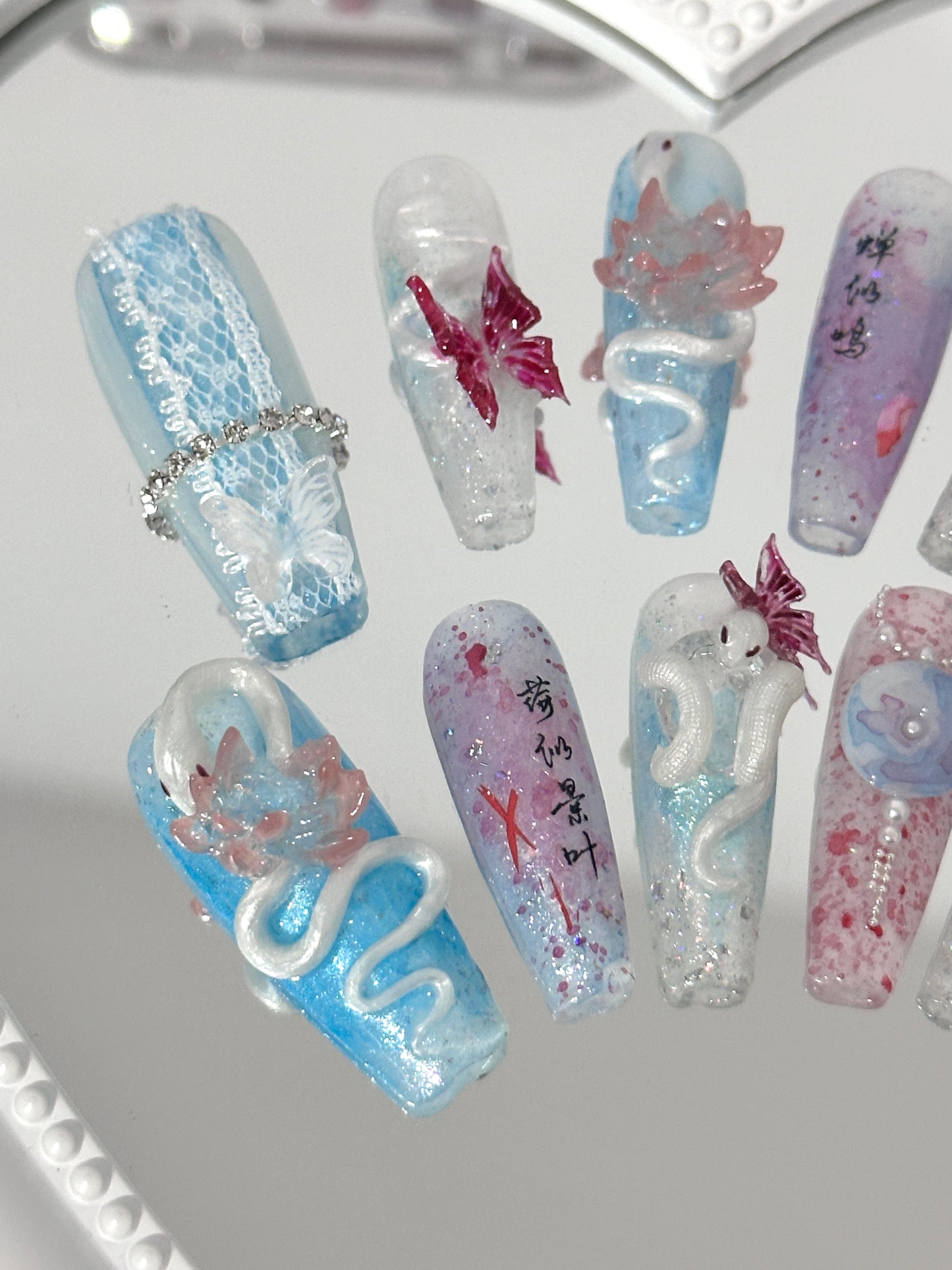 Dreamy Butterfly & Lotus Nail Art – Ethereal Elegance(size M)