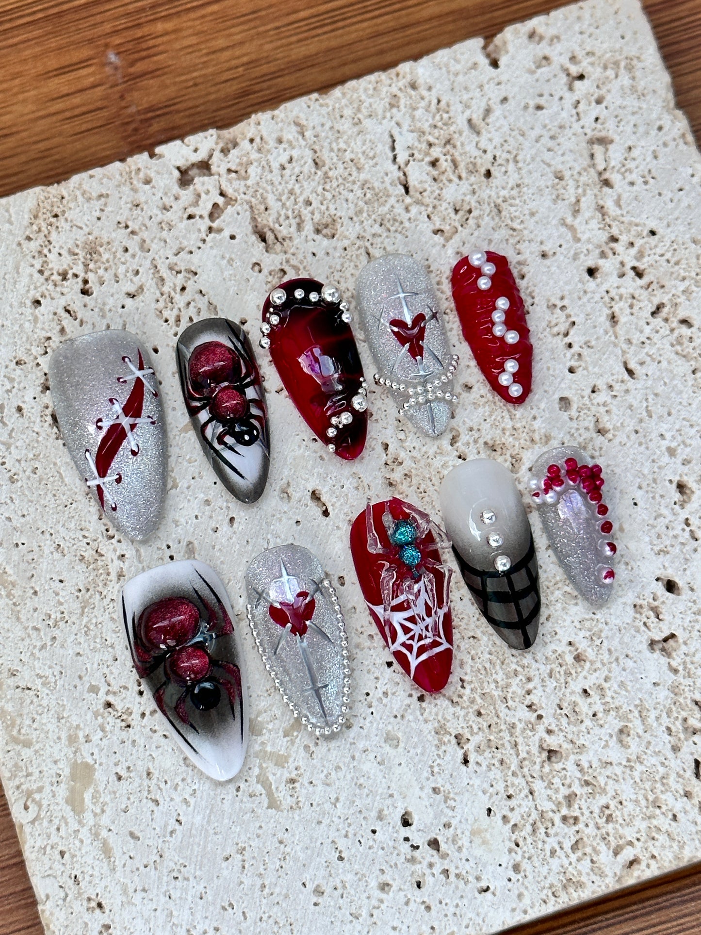🕷️Gothic Spider and Web-Themed Nail