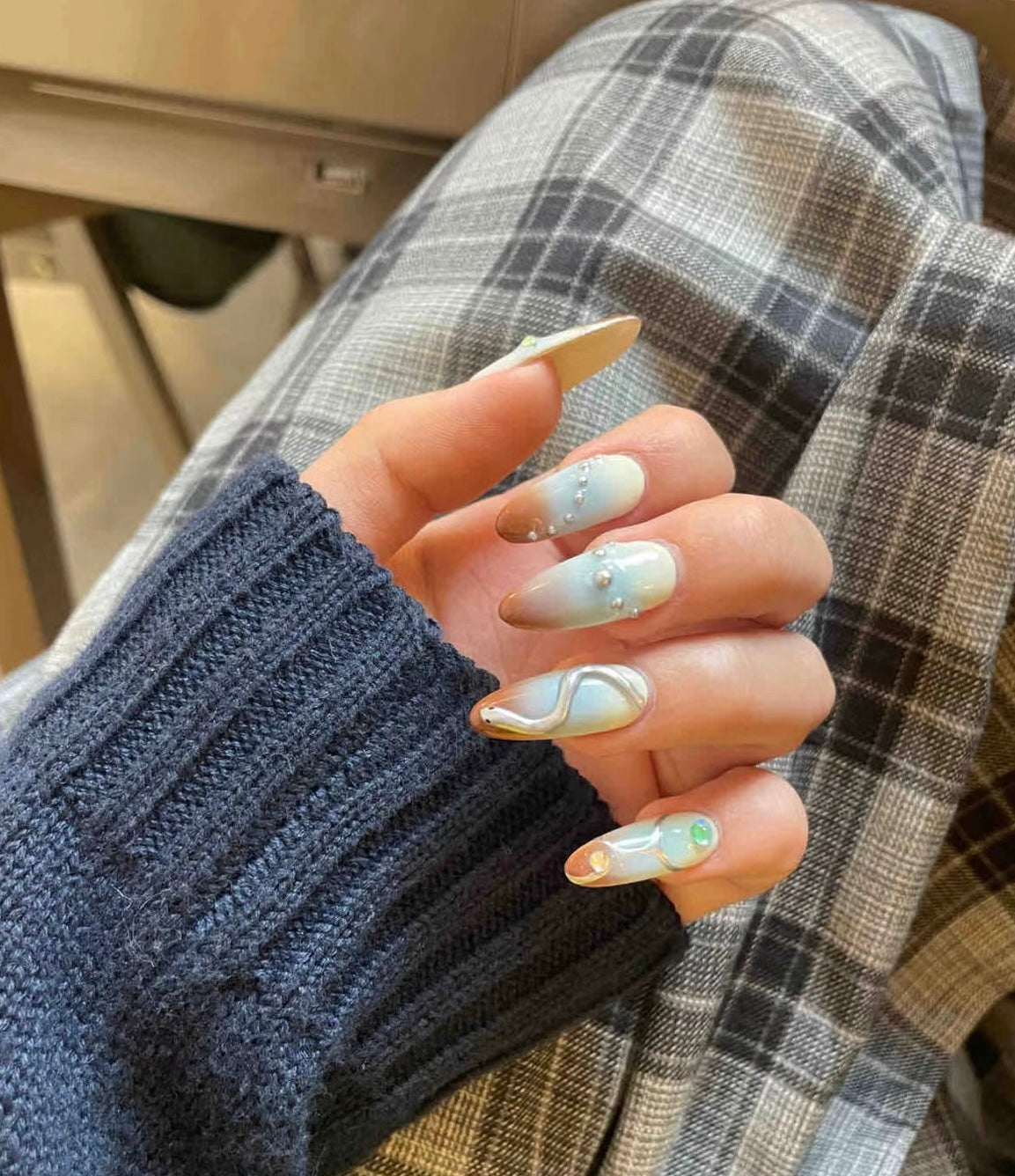 Elegant Ocean-Inspired Nail Se