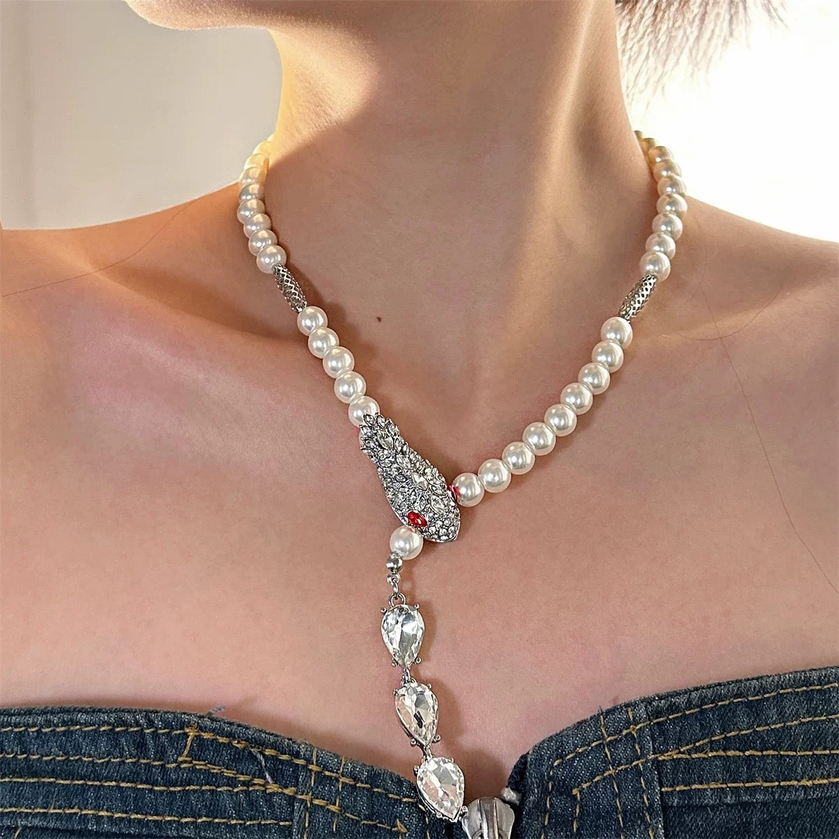 Cold wind silver snake pearl necklace