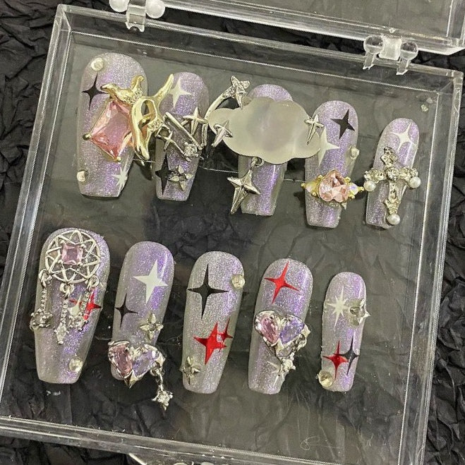 Luxury and high-end purple cat eye explosive flash display, white clouds, four pointed stars, wearing removable armor