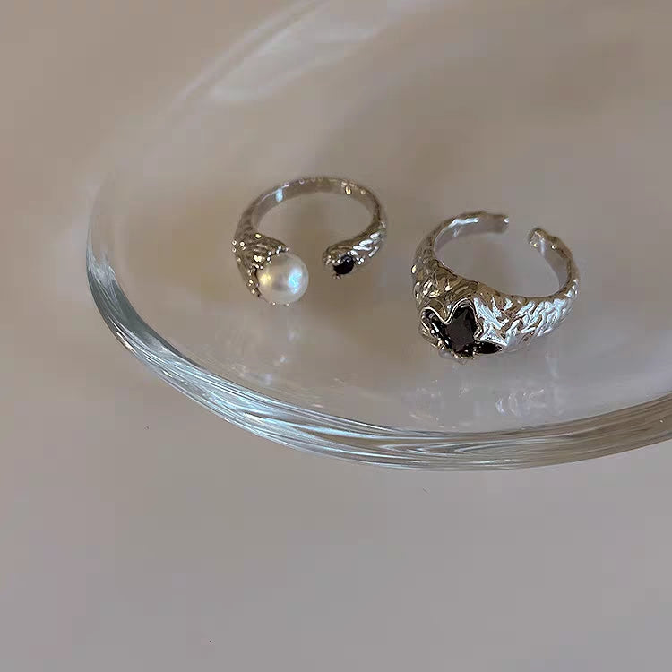 A niche design with irregular metal zircon pearl opening ring for women's retro personality, simple and versatile ring