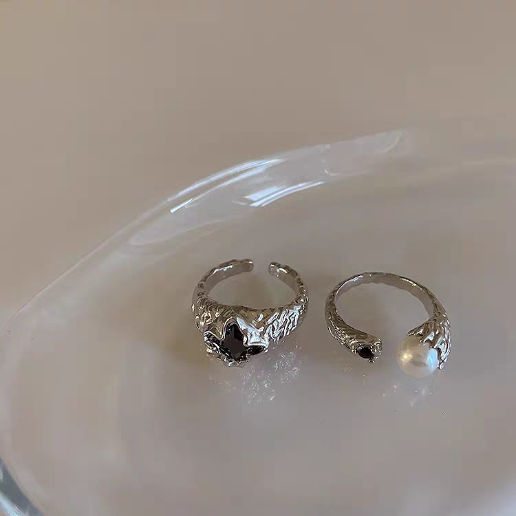 A niche design with irregular metal zircon pearl opening ring for women's retro personality, simple and versatile ring