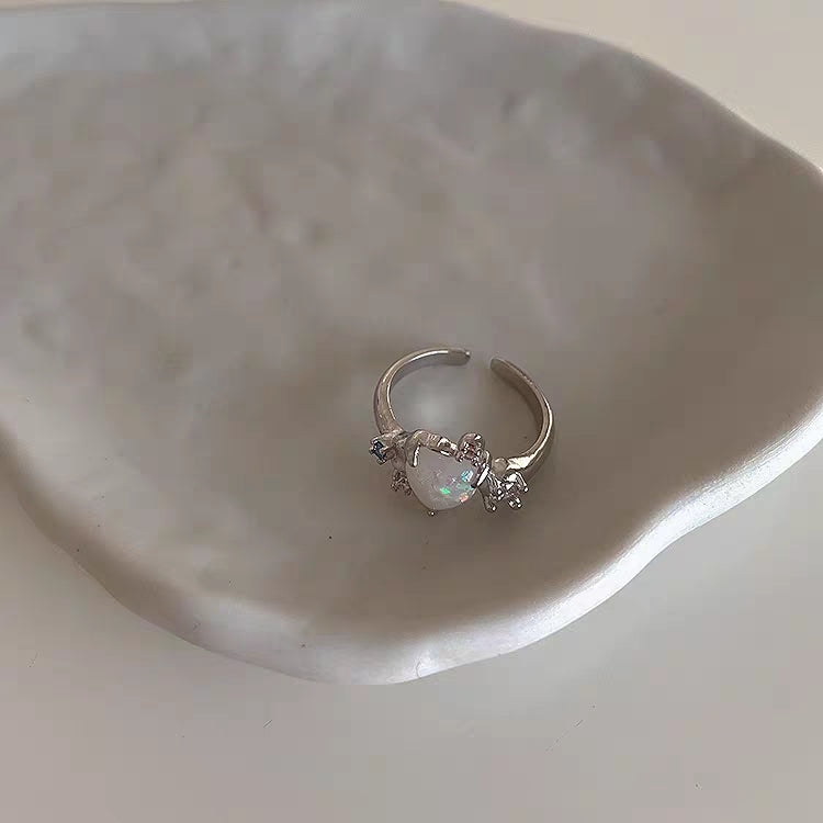A niche design with irregular metal cat's eye stone heart opening ring for women's retro personality and minimalist temperament ring