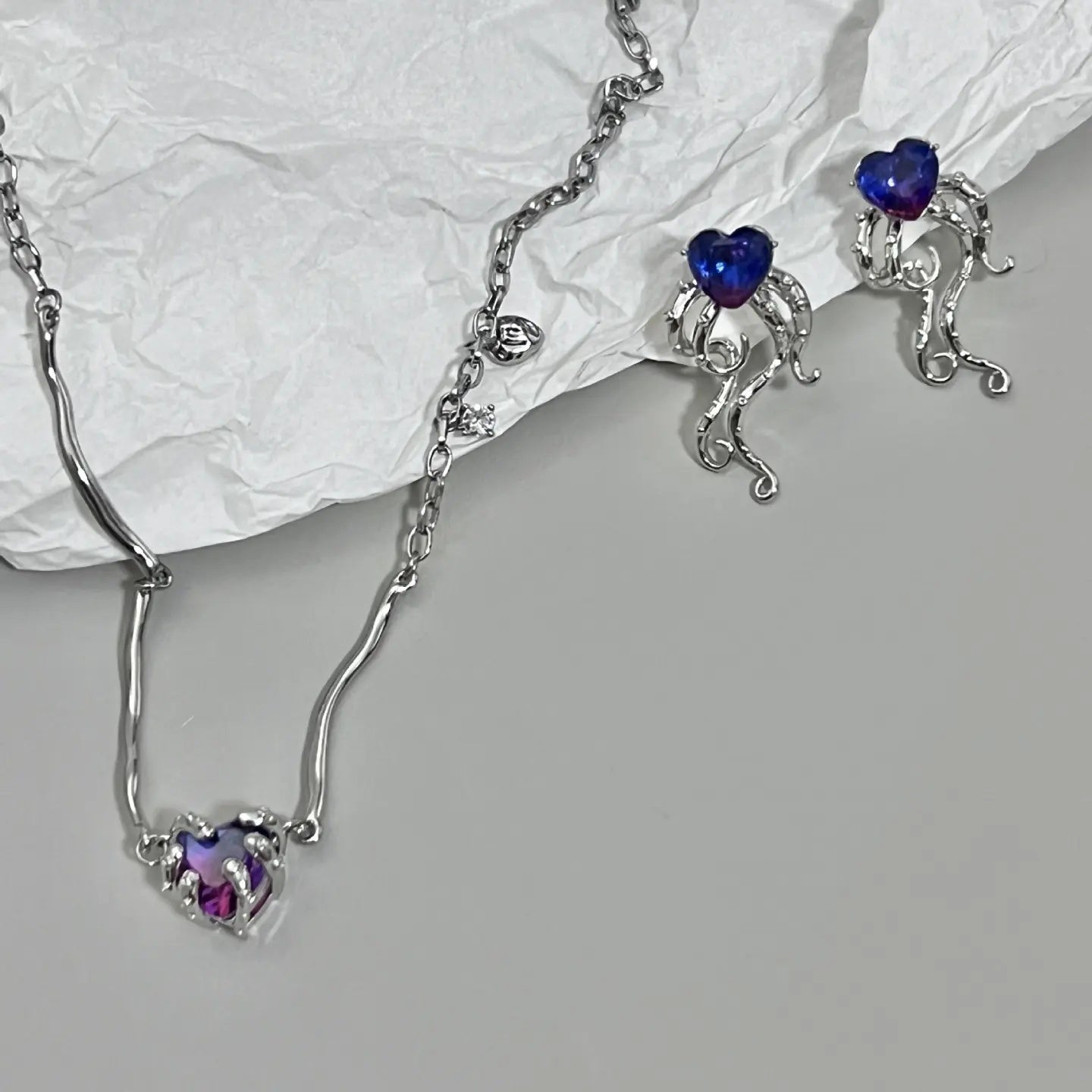 Original sweet cool hot girl necklace purple twist love earrings ins hip-hop niche design sense of seniority