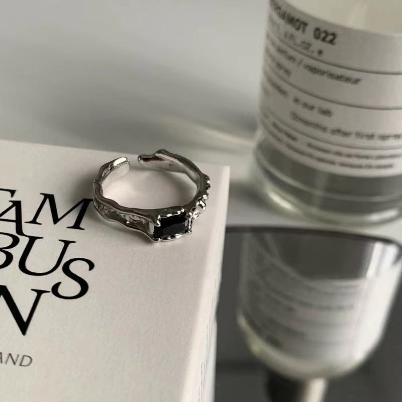 Irregular shaped double layer ring