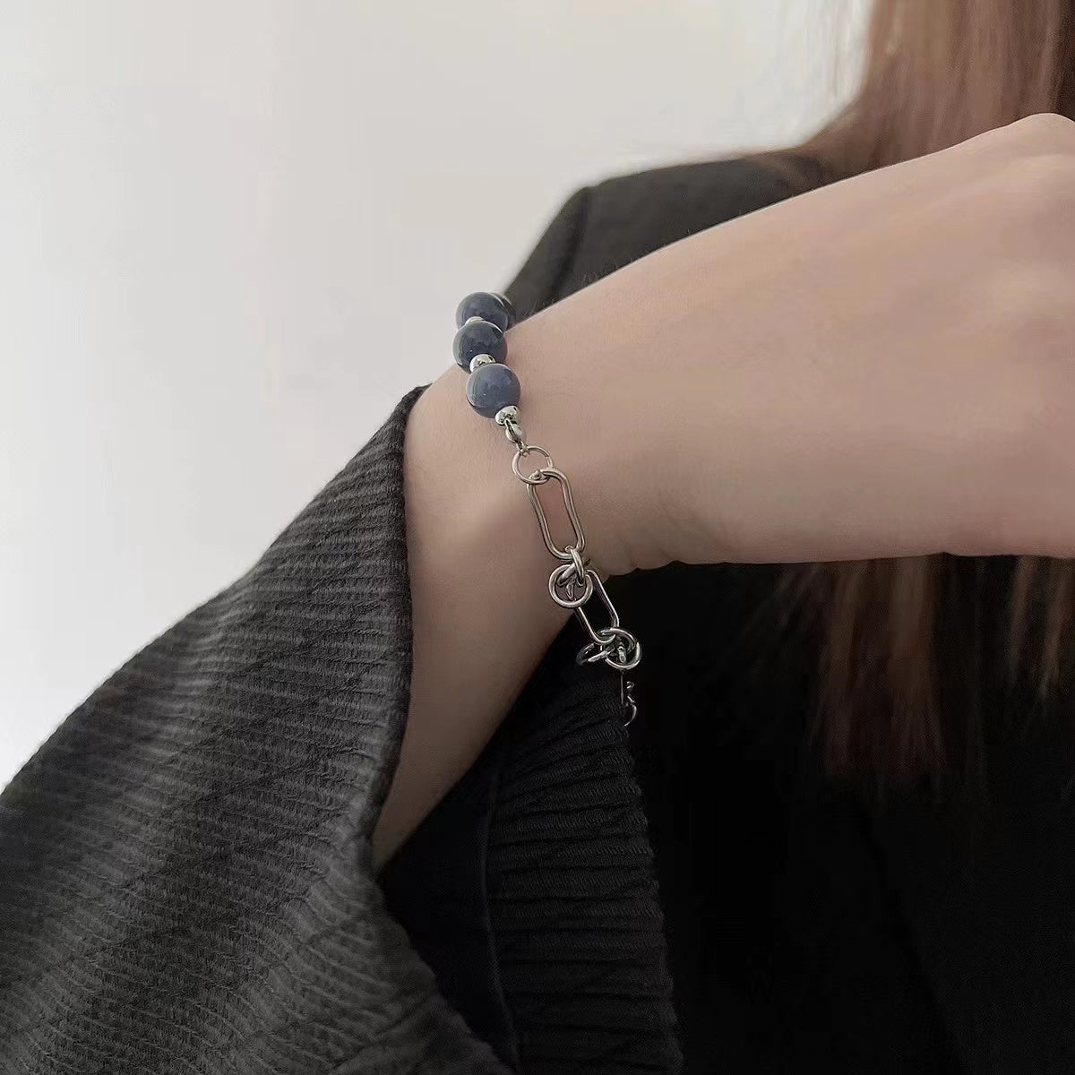 Niche design beads burst cat's eye stone light luxury tide cool spicy senior sense