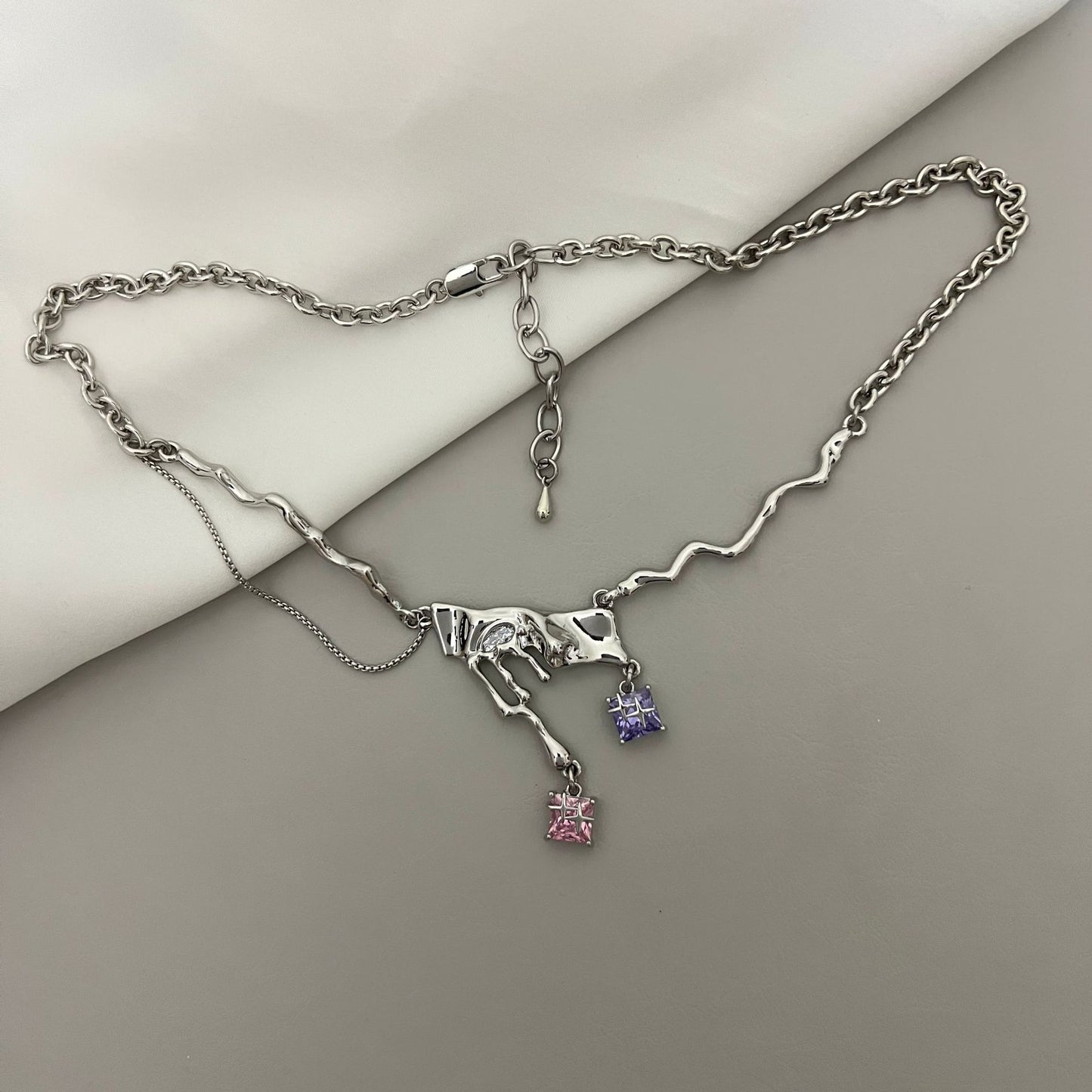Original Purple Light Night y2k Small Necklace Sweet Cool Design Purple Zircon Lava Metal Necklace Purple Pink Zircon