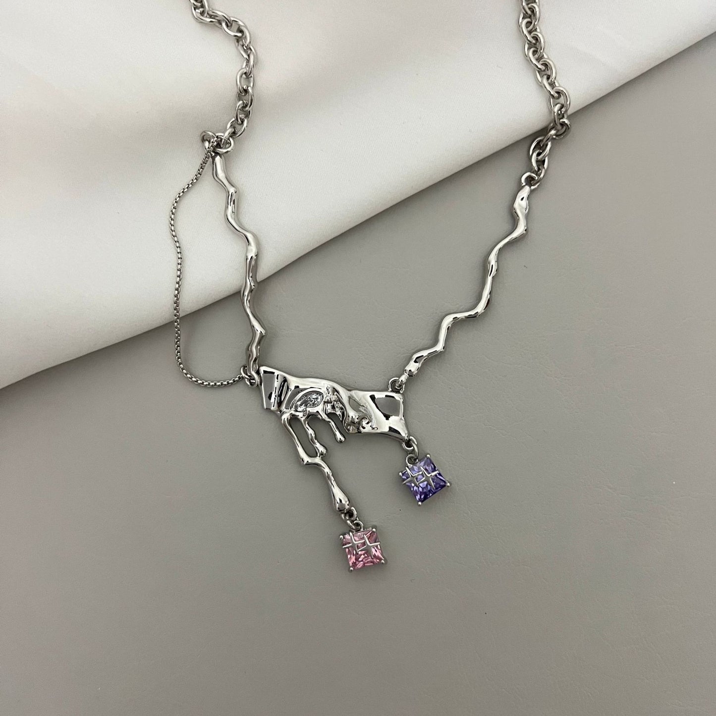 Original Purple Light Night y2k Small Necklace Sweet Cool Design Purple Zircon Lava Metal Necklace Purple Pink Zircon