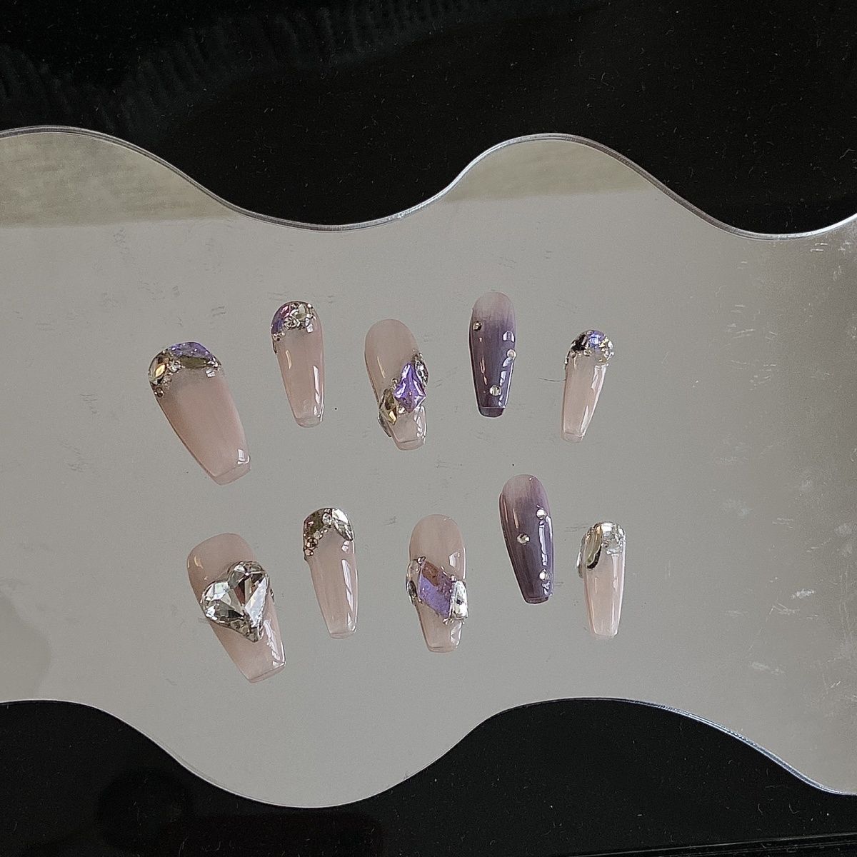 Valuable purple aurora diamond with large slanted heart and manual wearing armor is sweet and spicy