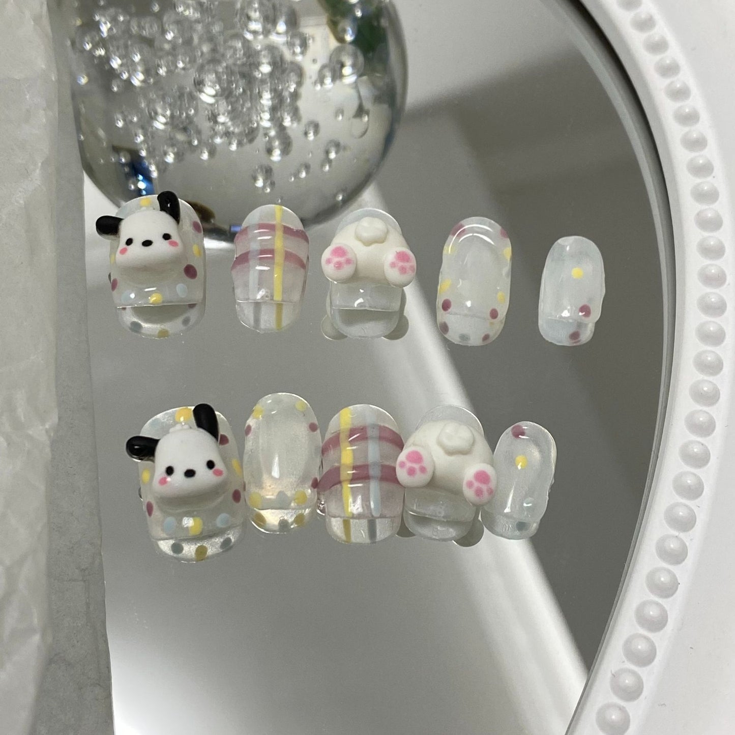 Wearing handmade nails, super cute and sweet Pacha dog, small lattice, pregnant women and students can be disassembled