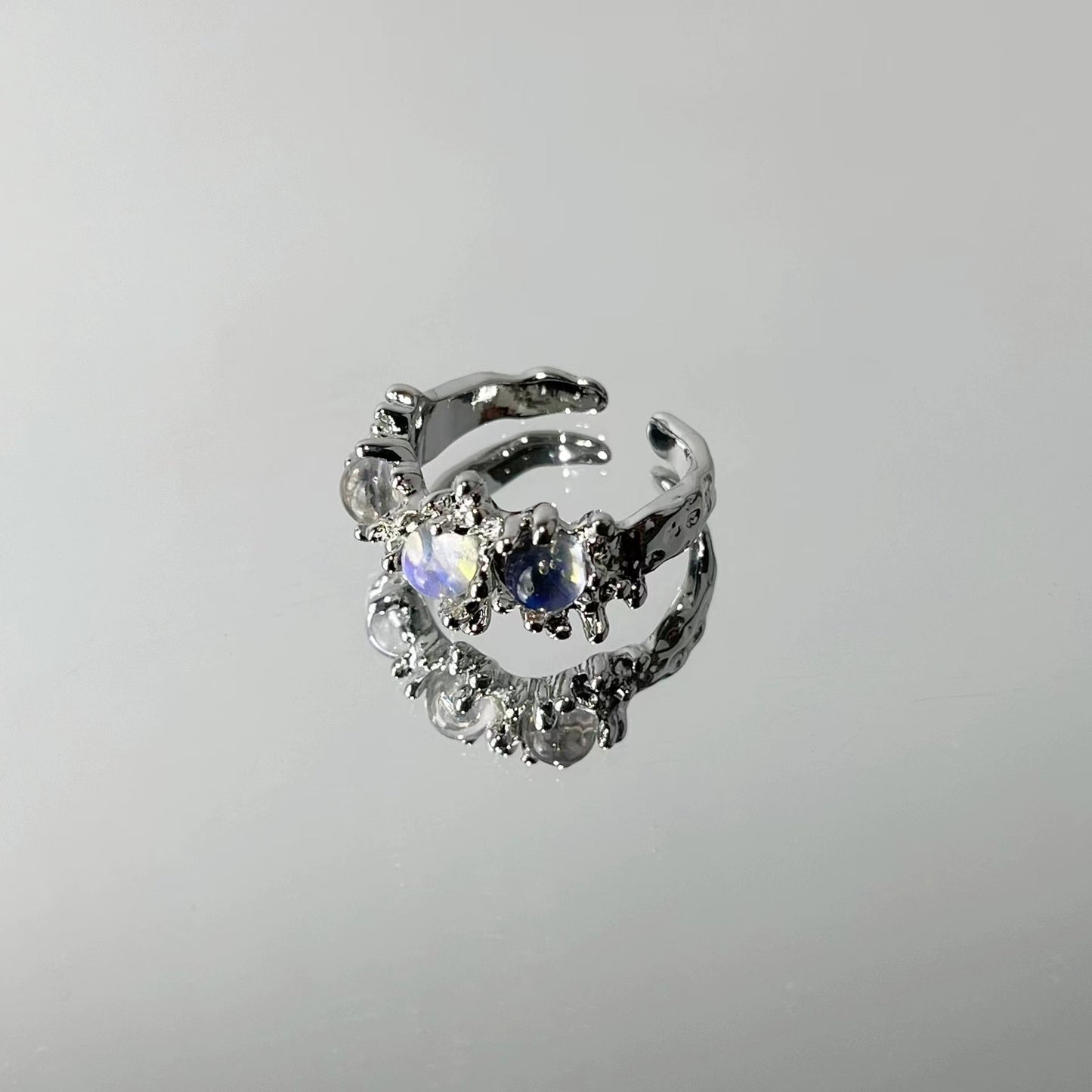 Zirconia and diamond geometric ruffle ring