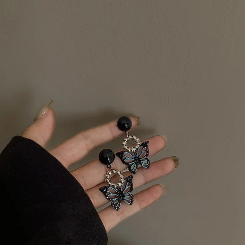 Sweet cool black butterfly earrings