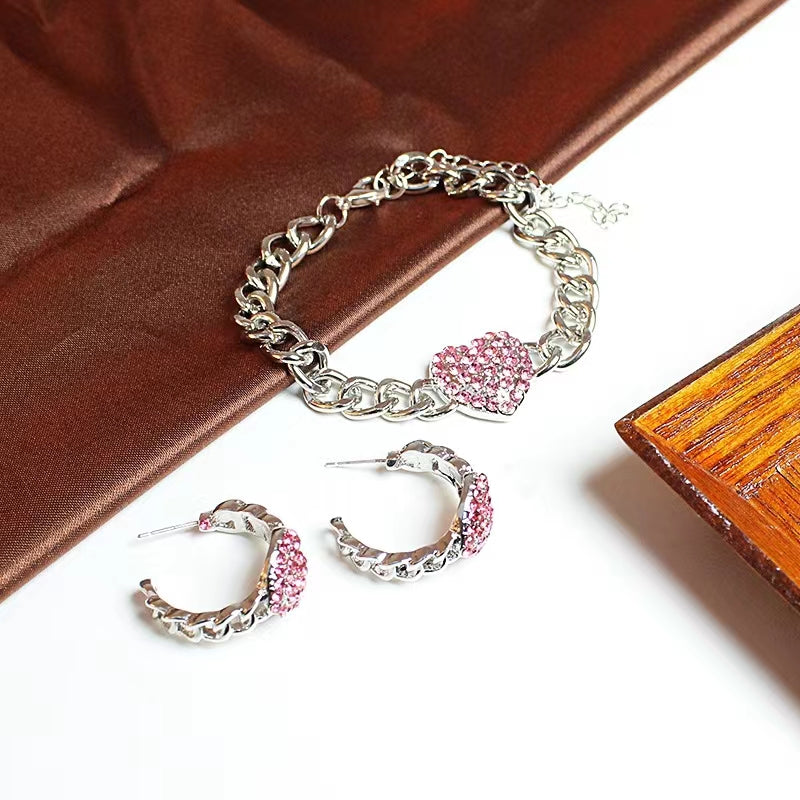 Pink diamond love pendant with niche design
