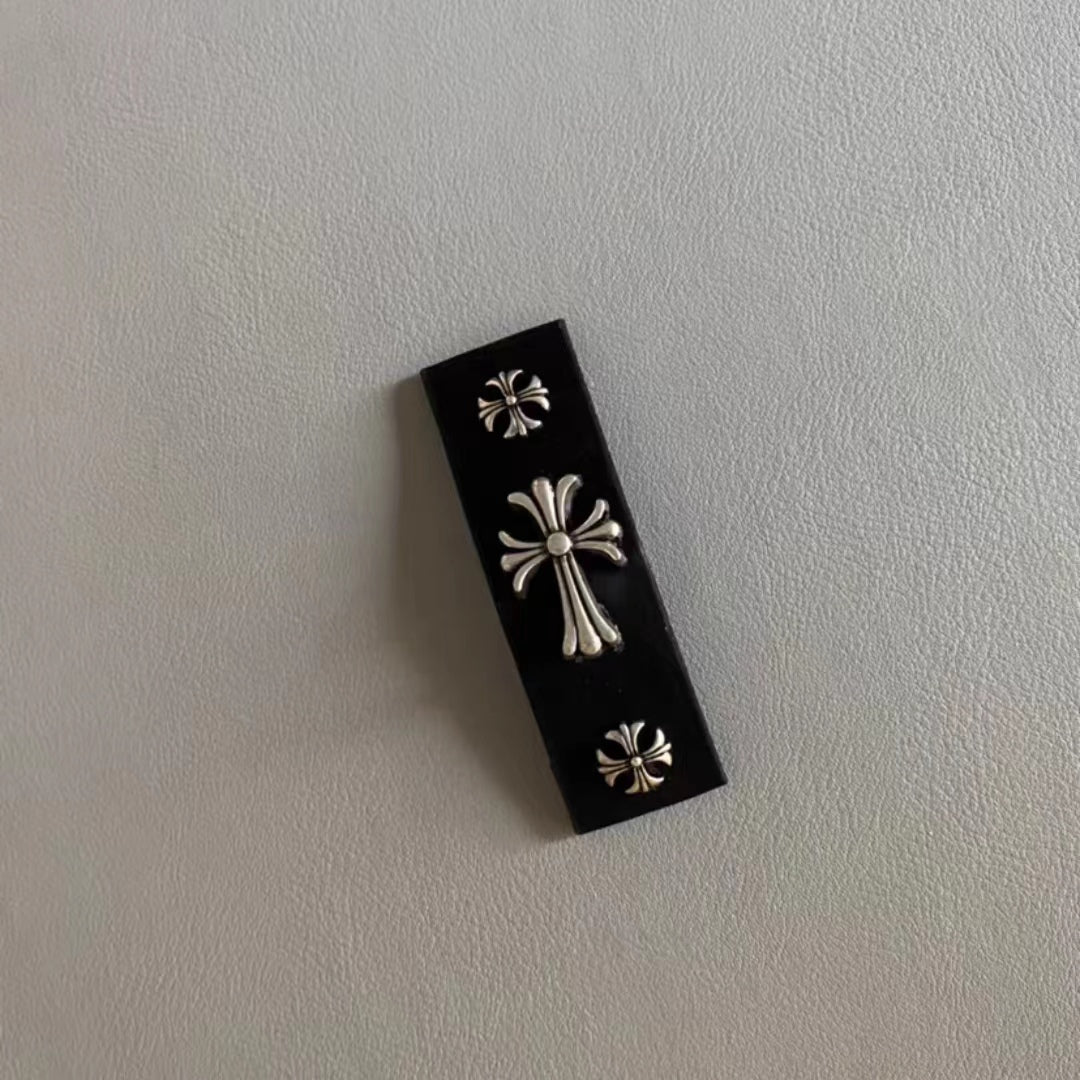 Trendy retro Cross Black banged clip, high-grade leather rhombus, sweet and cool on the side