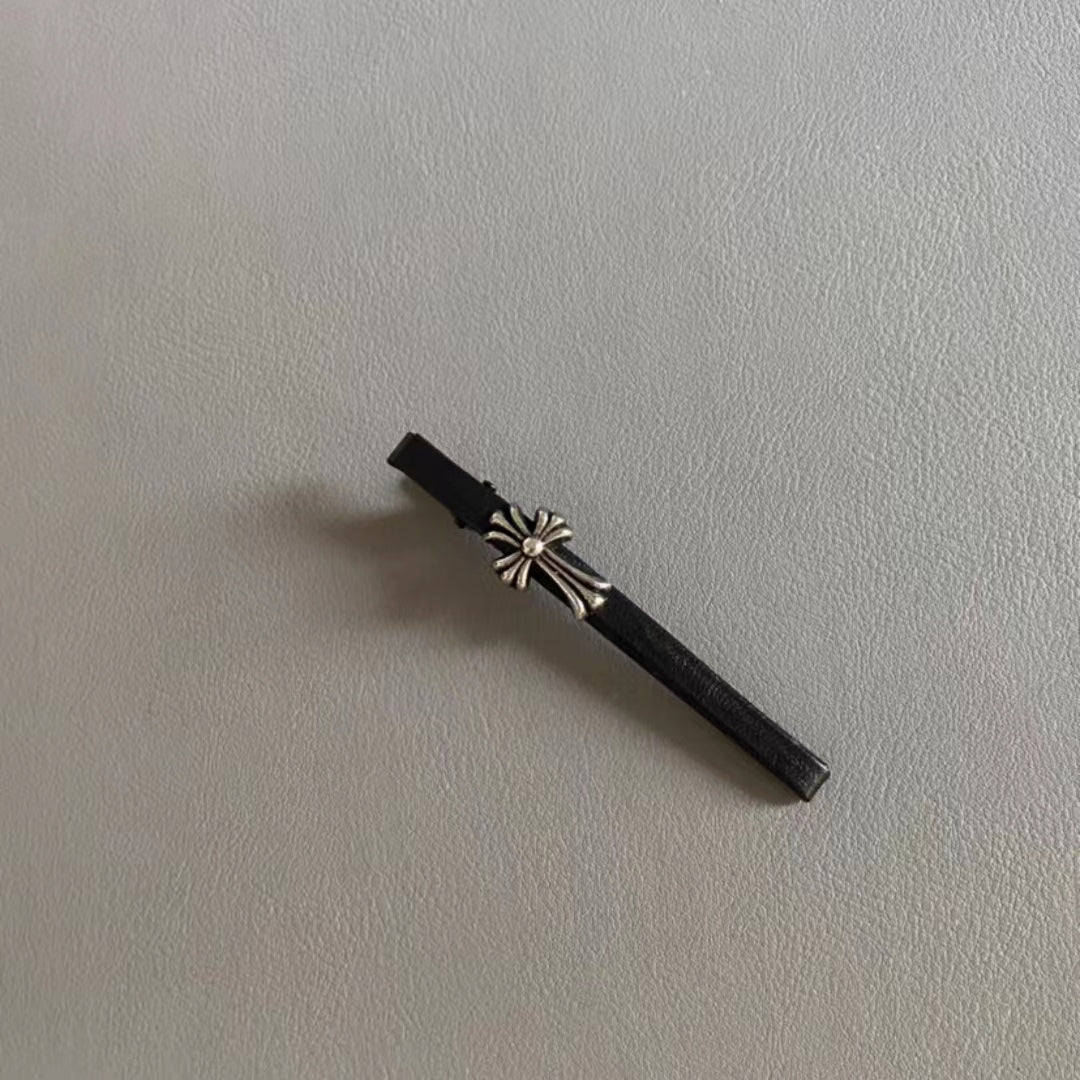 Trendy retro Cross Black banged clip, high-grade leather rhombus, sweet and cool on the side