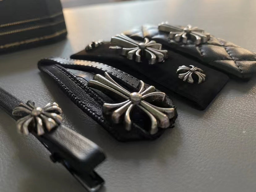 Trendy retro Cross Black banged clip, high-grade leather rhombus, sweet and cool on the side