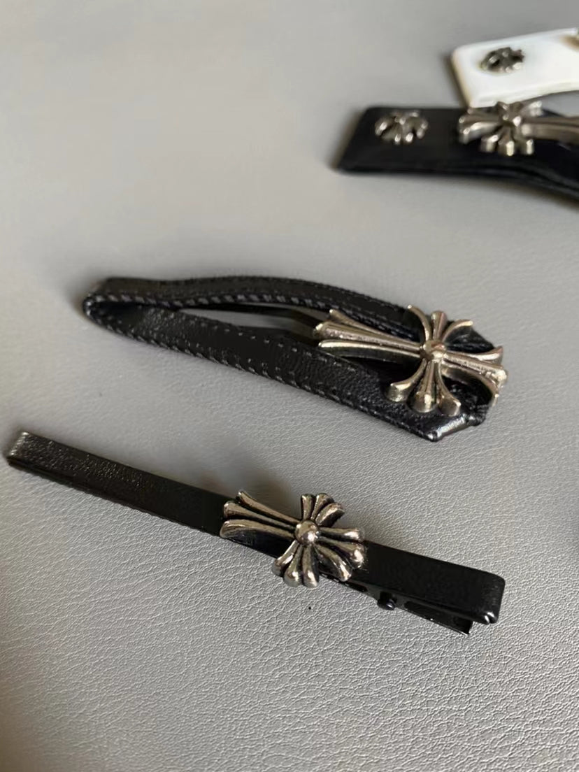 Trendy retro Cross Black banged clip, high-grade leather rhombus, sweet and cool on the side