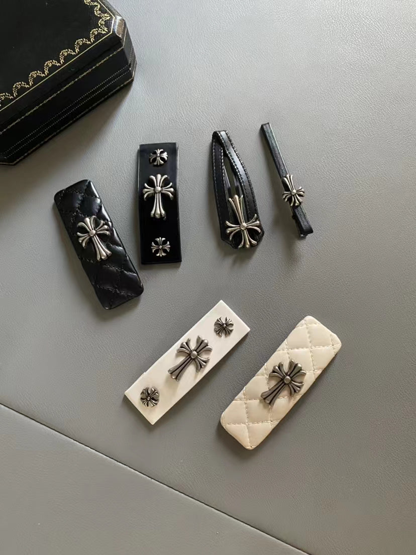 Trendy retro Cross Black banged clip, high-grade leather rhombus, sweet and cool on the side