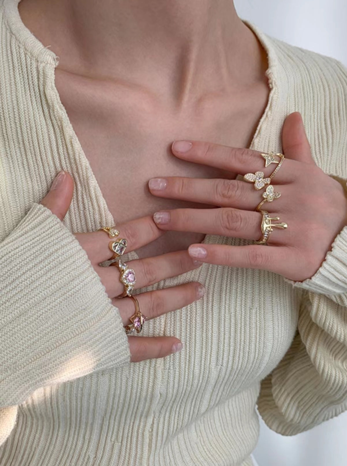 Gold Design Niche Diamond Ring