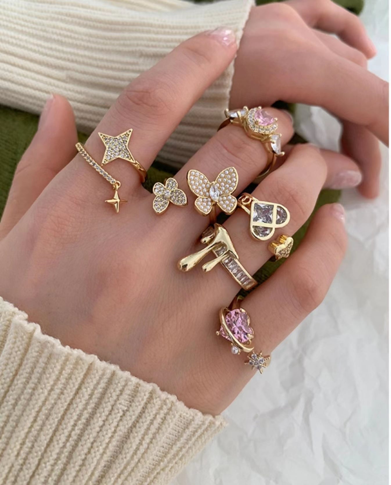 Gold Design Niche Diamond Ring