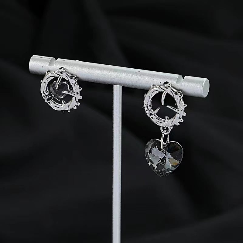 Love circle earrings female ins cold wind personality fashion asymmetric earrings 925 silver needle niche new earrings