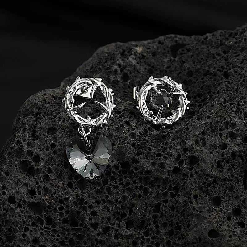 Love circle earrings female ins cold wind personality fashion asymmetric earrings 925 silver needle niche new earrings