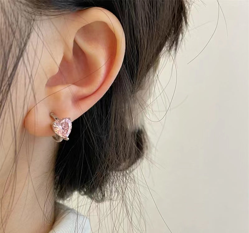 One piece ear buckle without ear hole, ear ring, love zircon pink, small and exquisite design, mosquito repellent incense tray, ear clip, female