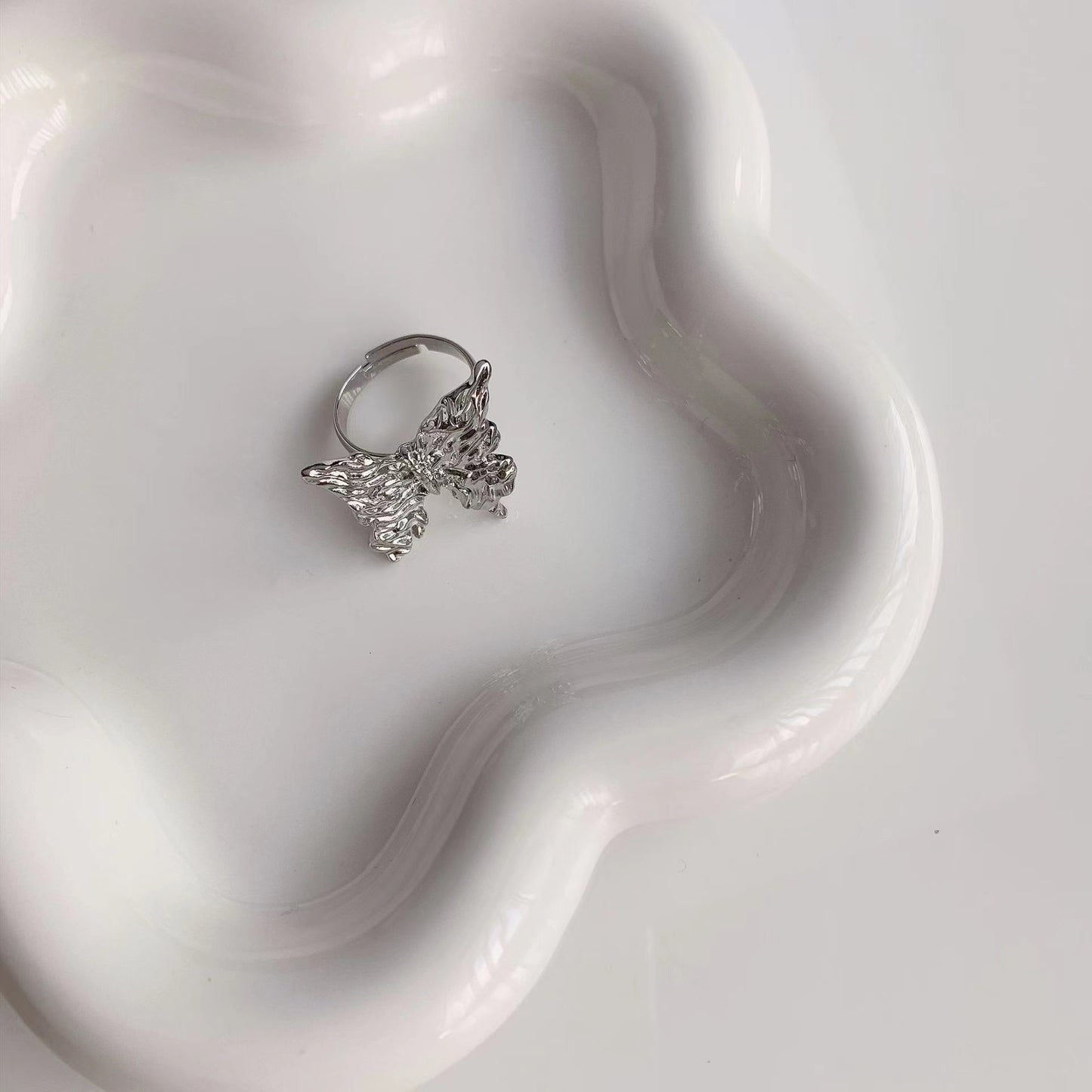 Metal texture butterfly ring, super fairy, delicate texture, cool wind, open ring, dark index finger ring