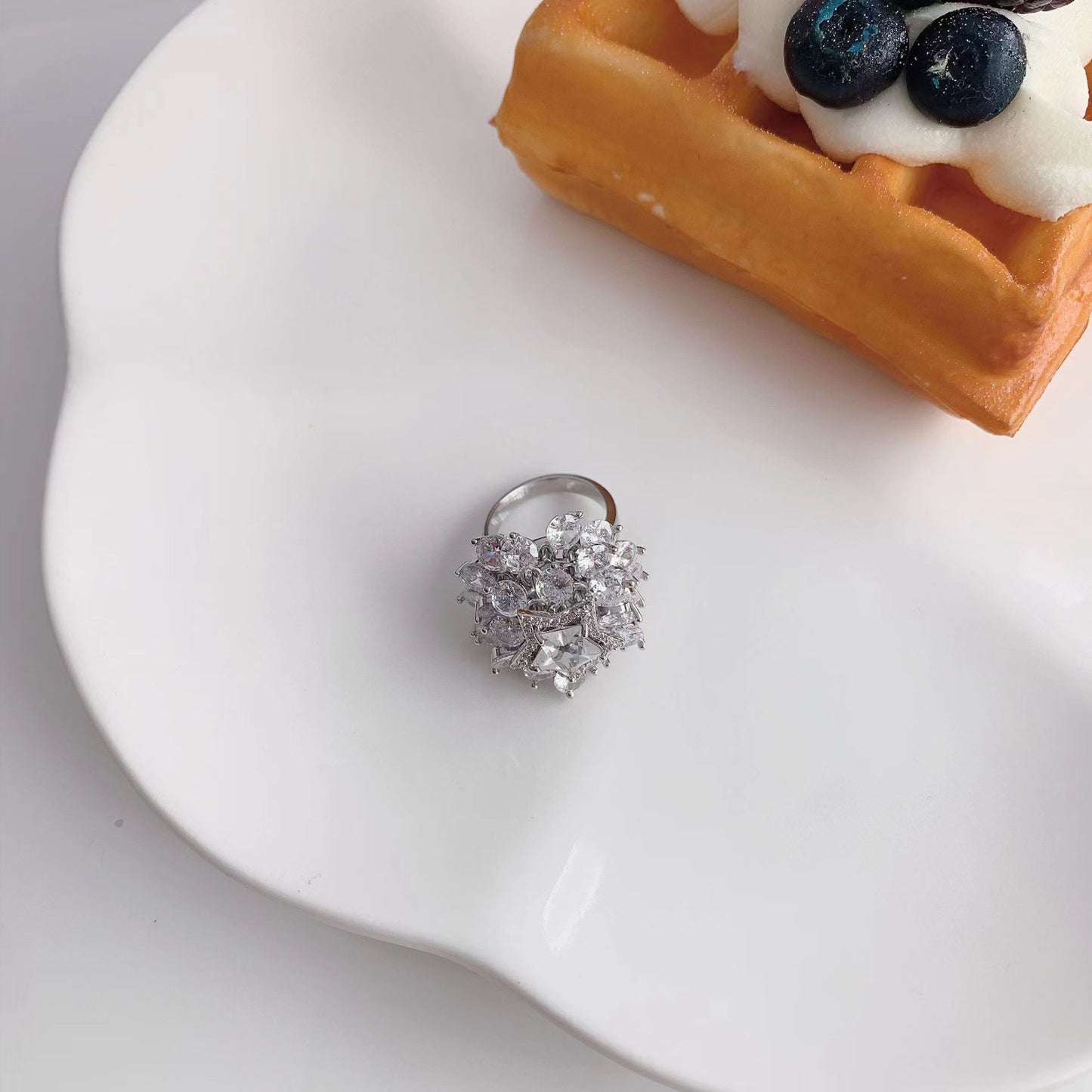 Star Diamond ring, index finger, feminine, versatile, trendy ring