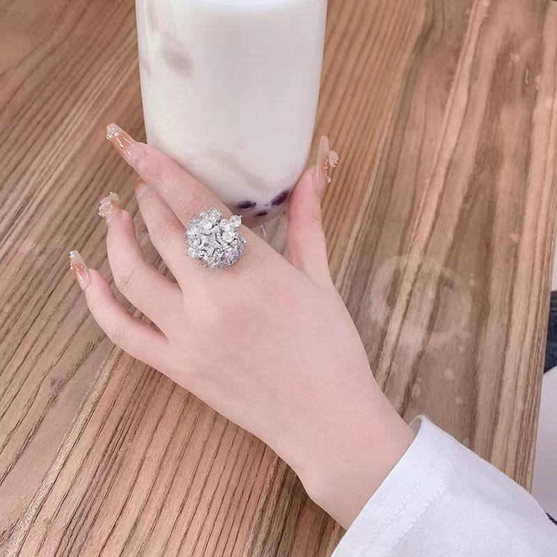 Star Diamond ring, index finger, feminine, versatile, trendy ring