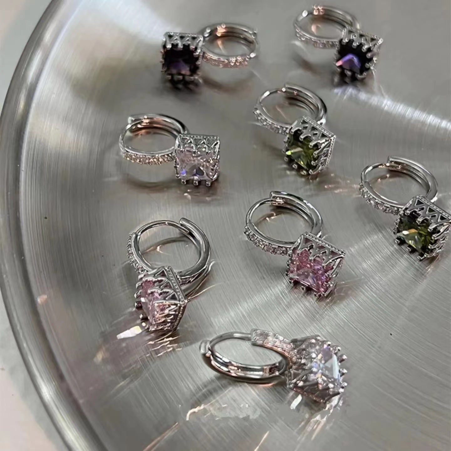 Zircon earrings female sweet cool niche colorful earrings buckle design sense earrings super flash earrings
