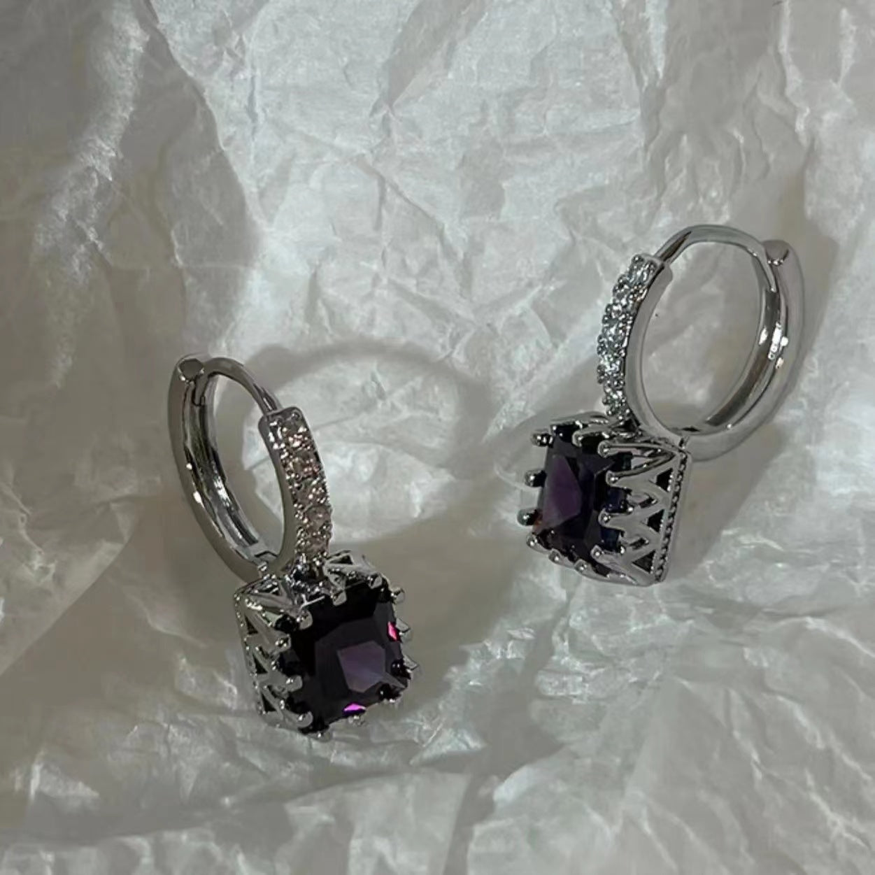 Zircon earrings female sweet cool niche colorful earrings buckle design sense earrings super flash earrings