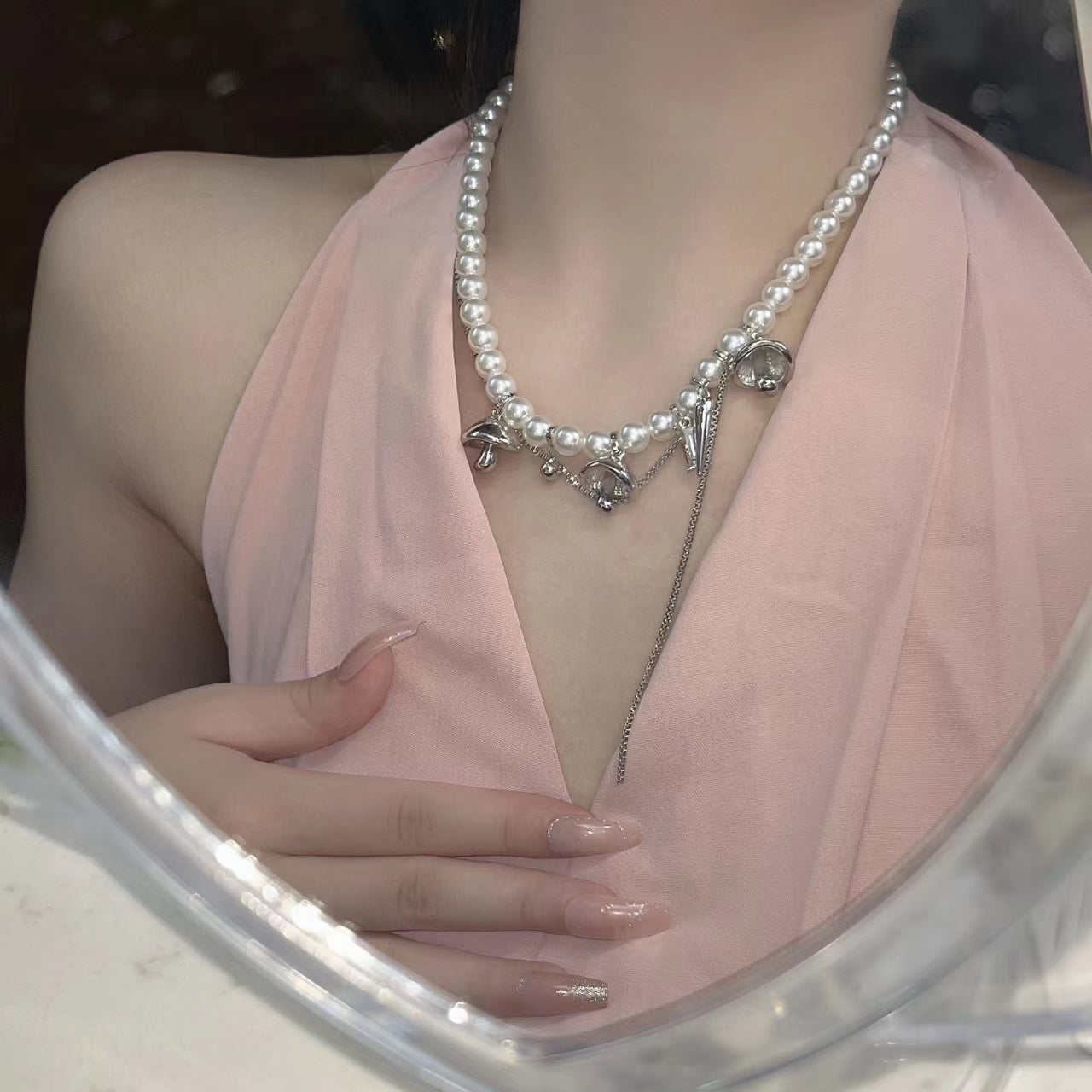 French Baroque highlight pearl chain short clavicle chain small design mushroom Bullet Pendant Necklace