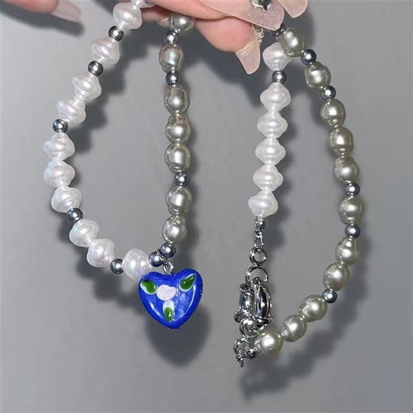 Retro minority design: special shaped pearl splicing necklace, light and extravagant dripping rubber, Love Pendant