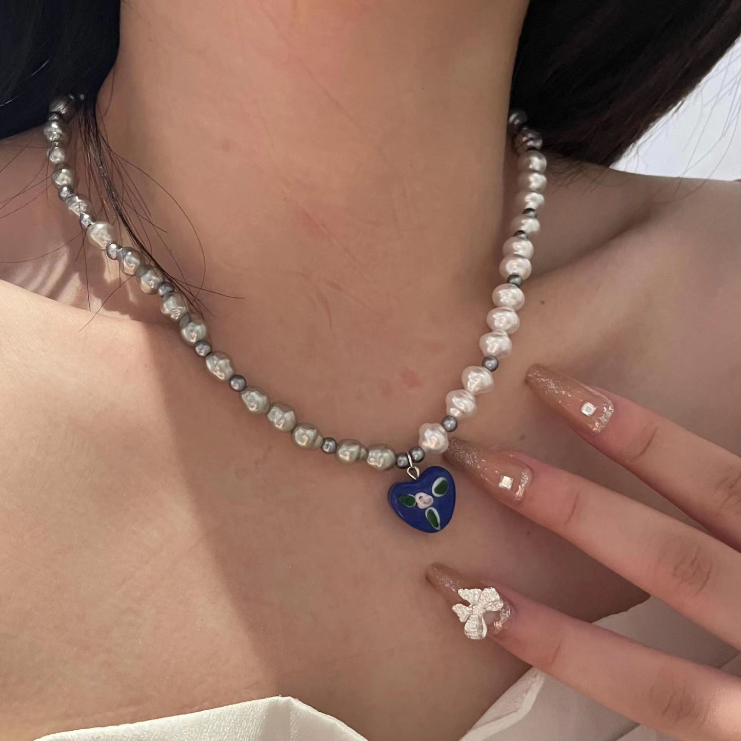 Retro minority design: special shaped pearl splicing necklace, light and extravagant dripping rubber, Love Pendant