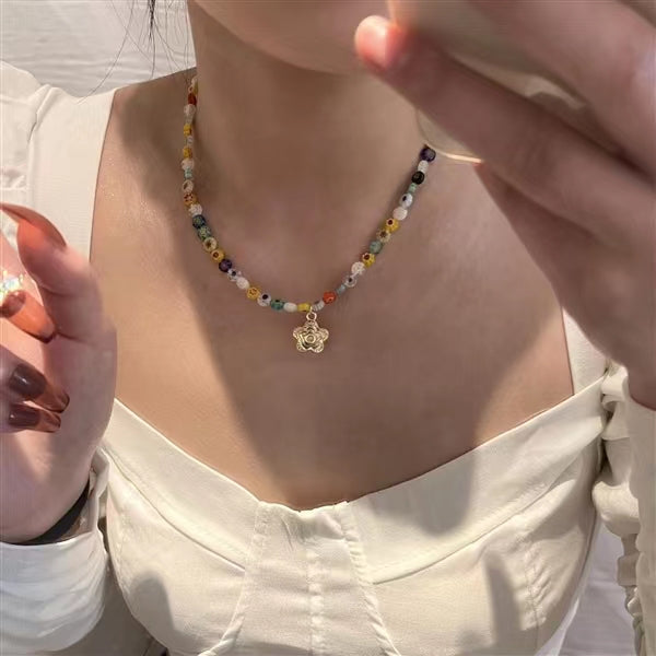 Summer small fresh color glass stone Daisy chrysanthemum Beaded Necklace female hip hop pendant clavicle chain