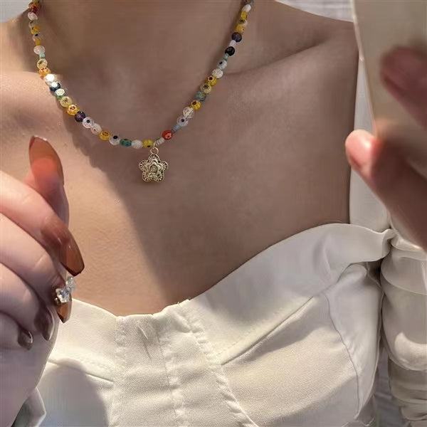 Summer small fresh color glass stone Daisy chrysanthemum Beaded Necklace female hip hop pendant clavicle chain