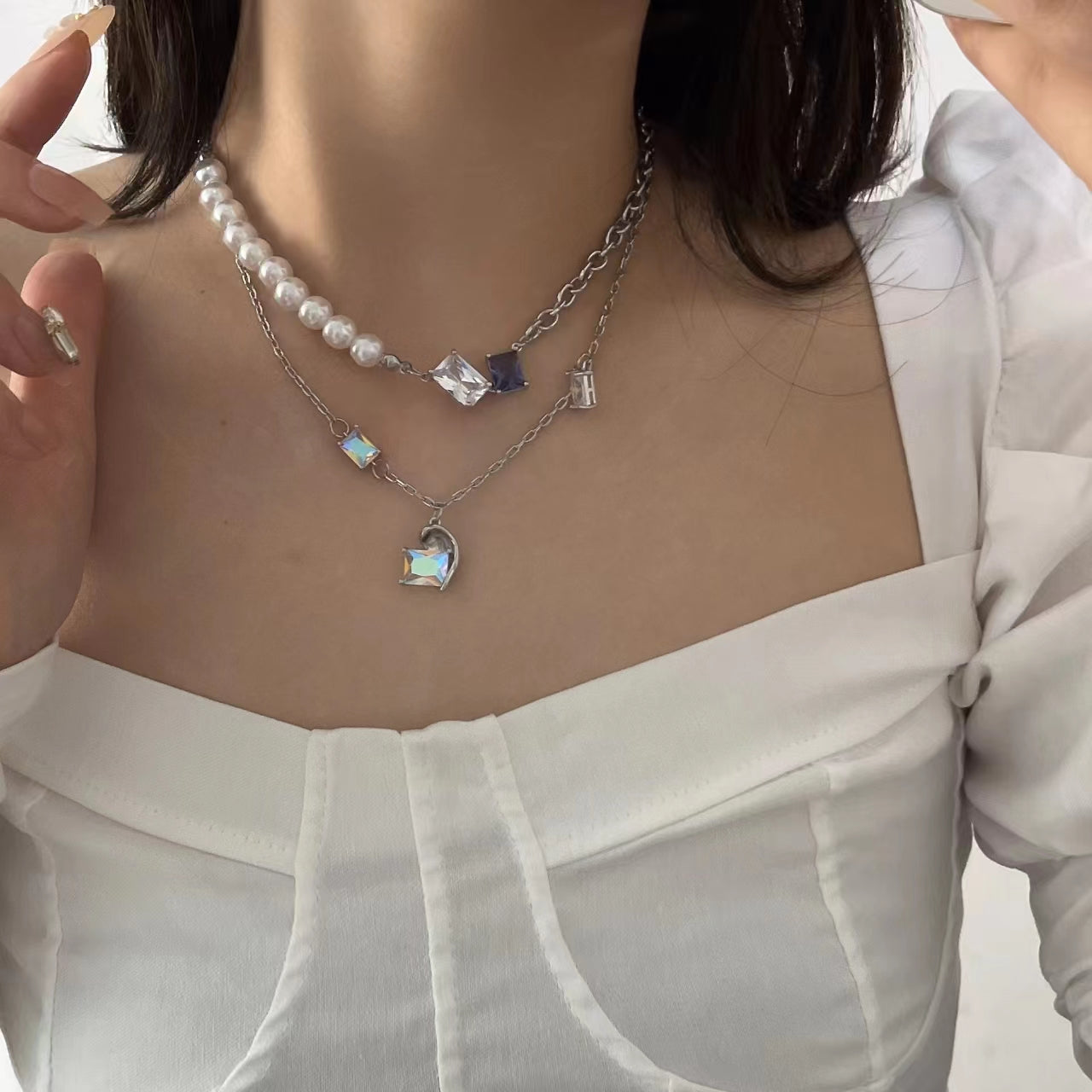 Sweet cool wind dark retro niche gem necklace sparkling zirco necklace superimposed pearl stainless steel necklace