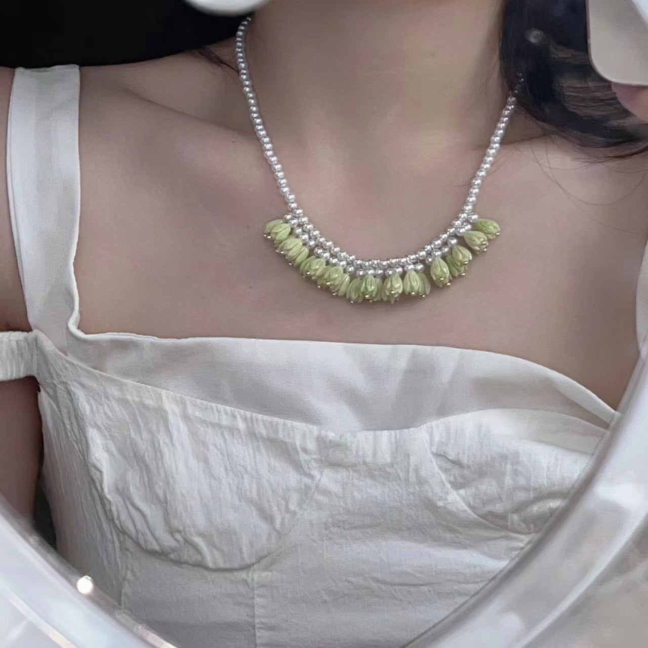Vintage Green tulip bud hand made pearl light luxury collar chain female cold wind neck chain necklace