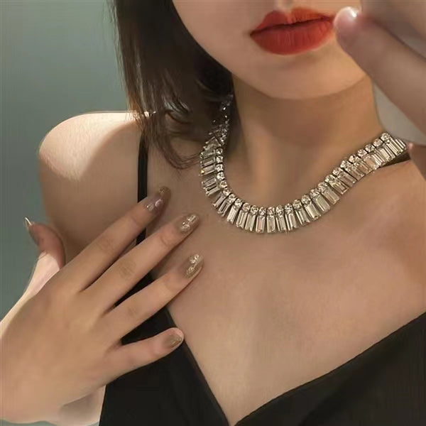 Light luxury full diamond zircon collarbone chain hip hop net red short neck chain fashion Choker female
