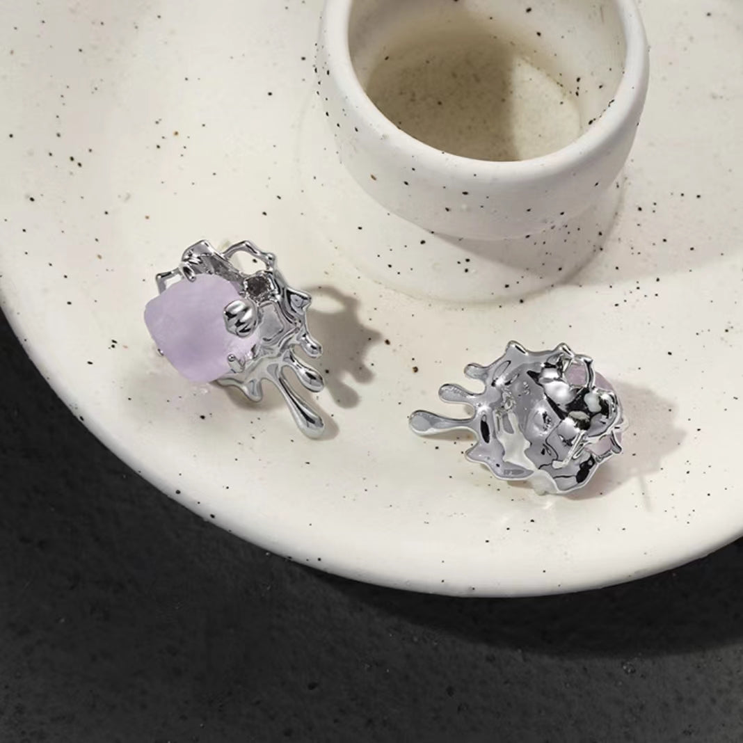 Imitation mineral resin flow heart earrings, female French minority literature, Japanese sweet earrings