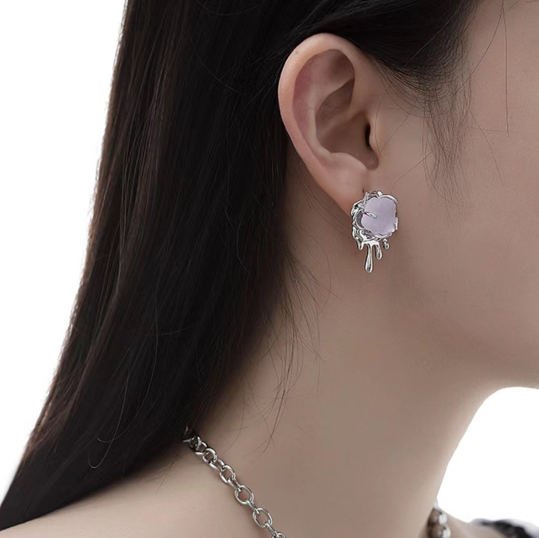 Imitation mineral resin flow heart earrings, female French minority literature, Japanese sweet earrings